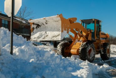 4 Snow Removal Strategies to Maximize Your Budget